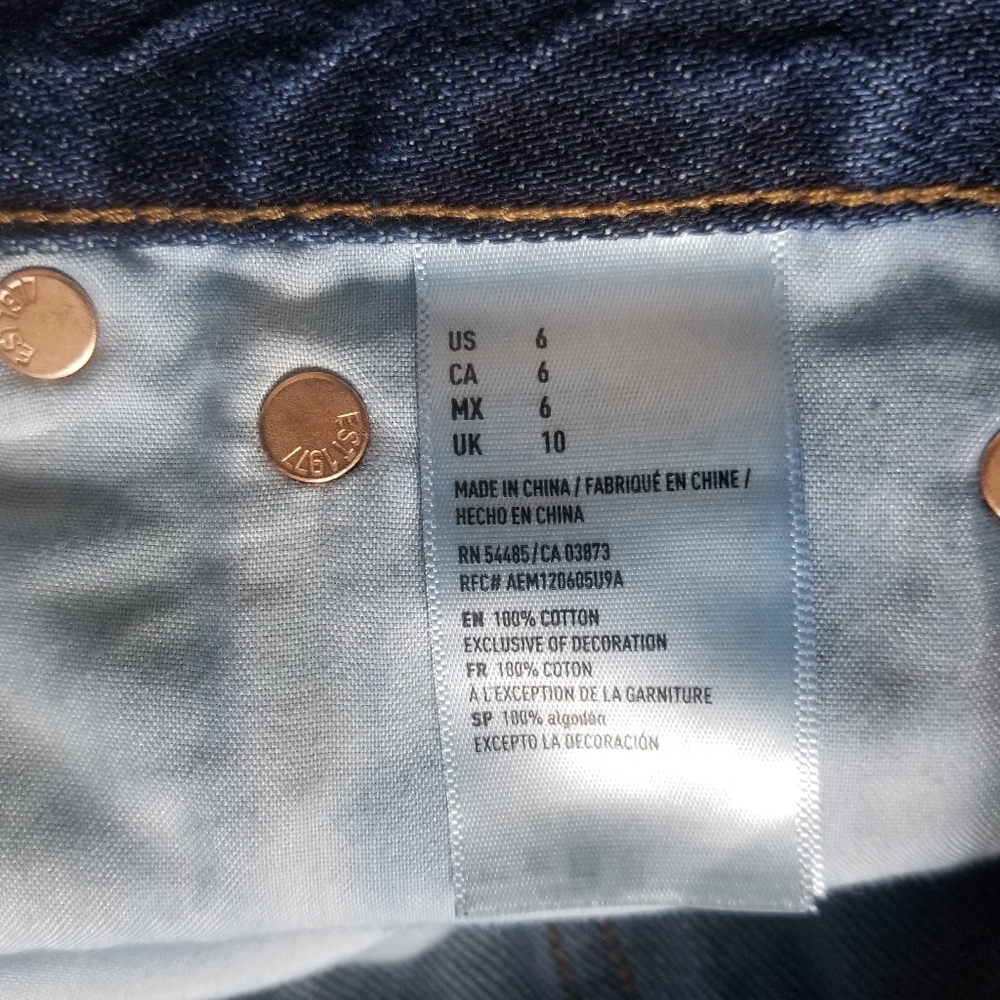 AMERICAN EAGLE WOMEN'S CUTOFF JEAN SHORTS SIZE 6 - Picture 4 of 12